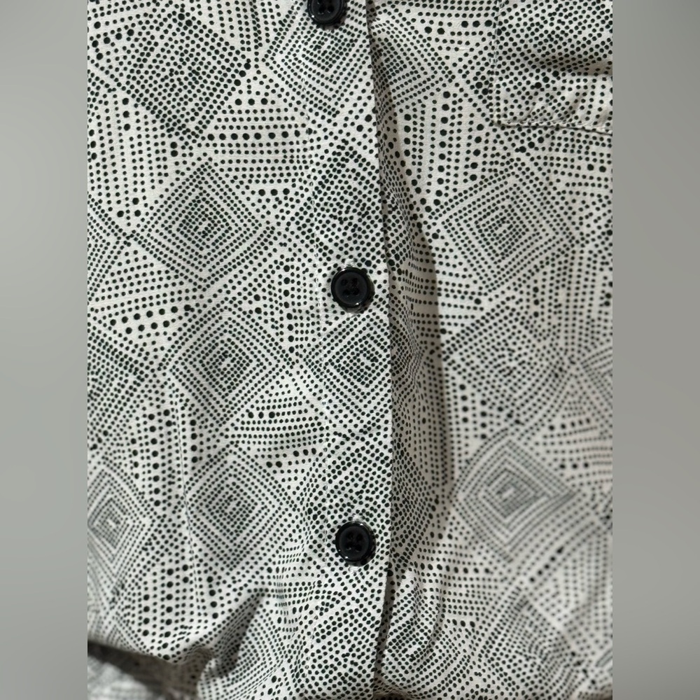 Geometric Patterned Button-Up Romper With Elastic… - image 3